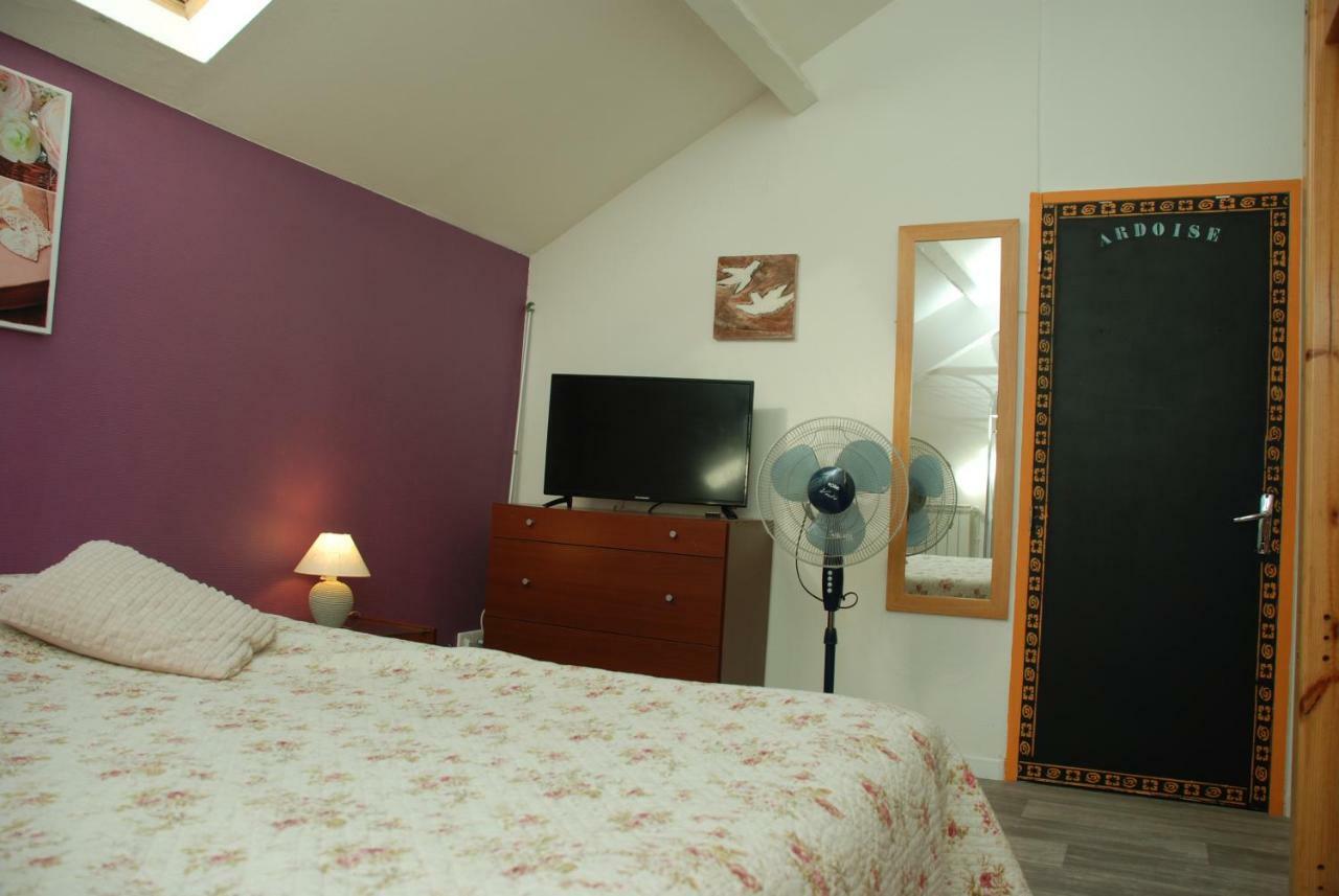 Hotel La Gare Aux Anes Combe-Redonde Esterno foto
