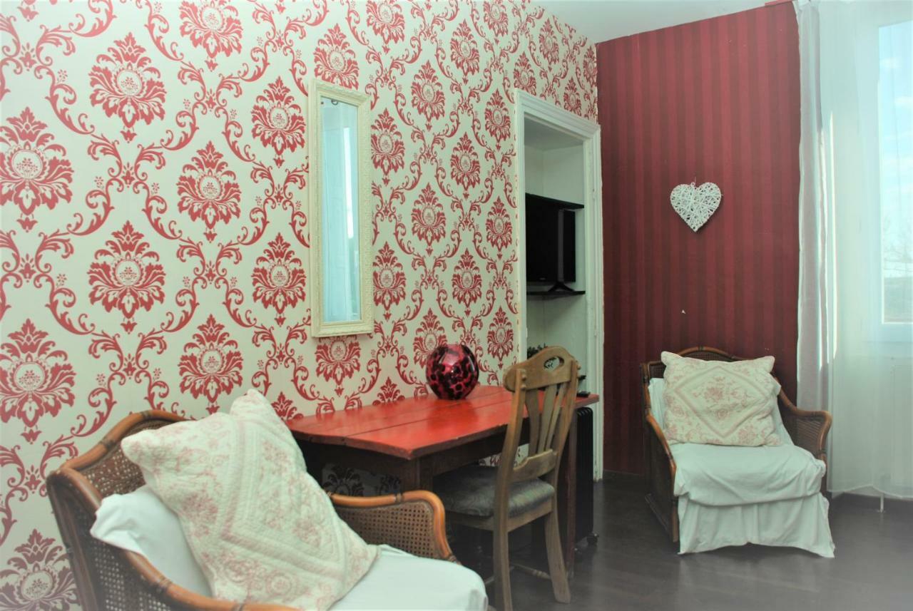 Hotel La Gare Aux Anes Combe-Redonde Esterno foto